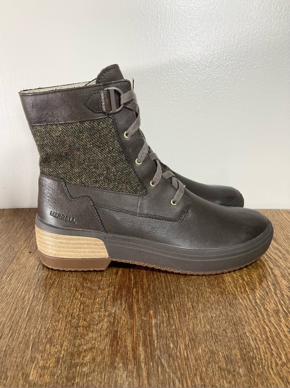 Merrell Haven Mid-Lace Waterproof Boot Women’s Size 9.5 Brown/Tweed